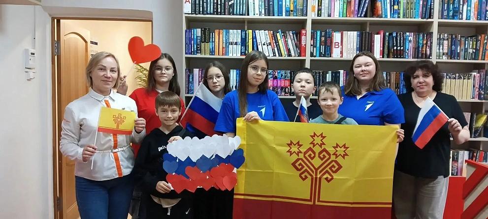 В библиотеках прошли тематические мероприятия ко Дню государственного флага